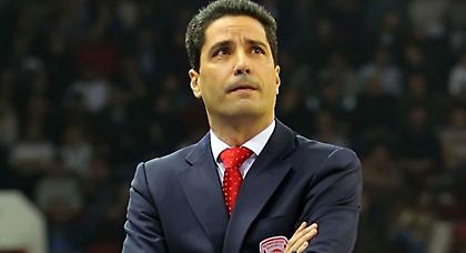 Ανακοινώνει Γιανγκ και… συνεχίζει