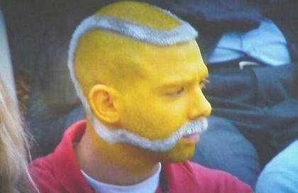 Κολλημένος με το… μπαλάκι (pic)