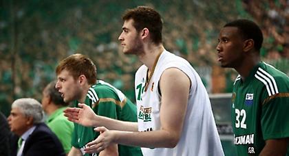 Τα πολλαπλά κέρδη της παραμονής του Παπαγιάννη