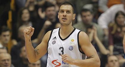 «Έντυσαν» στα πράσινα τον Πάβλοβιτς! (pic)