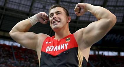 «Έσπασε» το φράγμα των 22 μέτρων