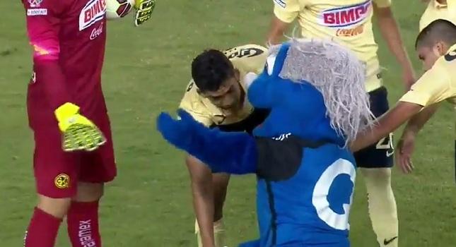 Η μασκότ που επιβάλλει τον νόμο και την τάξη (video)