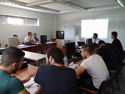 H Kosmocar εκπαιδεύει νέους μηχανικούς αυτοκινήτων