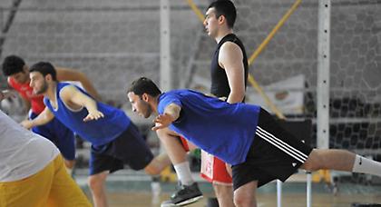 Με μπλουζάκι του Ολυμπιακού ο Σερμαντίνι στη Γεωργία (pic)