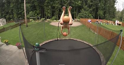 Απίστευτο trick shot (video)