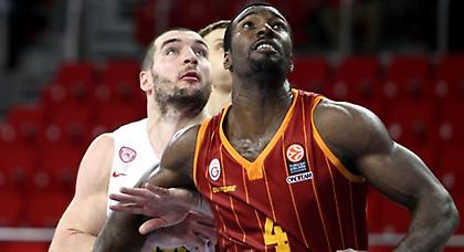 Όταν ο Γιανγκ νίκησε τον Ολυμπιακό (video)