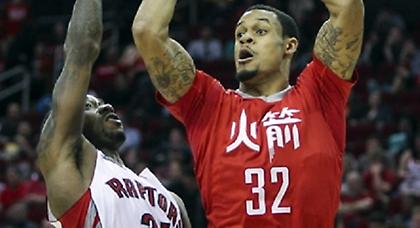 Μένει στους Ρόκετς ο ΜακΝτάνιελς