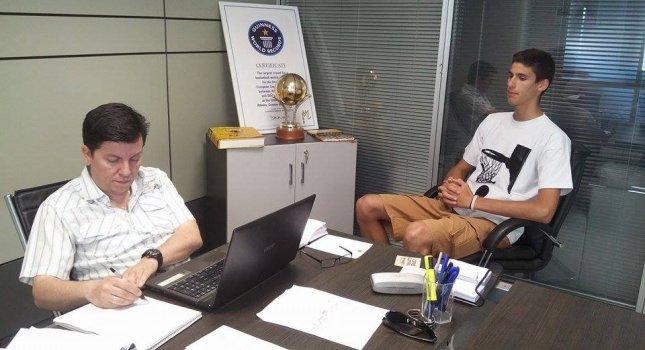 Στην ΑΕΚ ο Καμαριανός