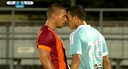 Χαστούκι Ποντόλσκι σε αντίπαλο (video)