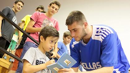 Ο Παπαγιάννης «διαλύει» τον Ζούμπατς (video)