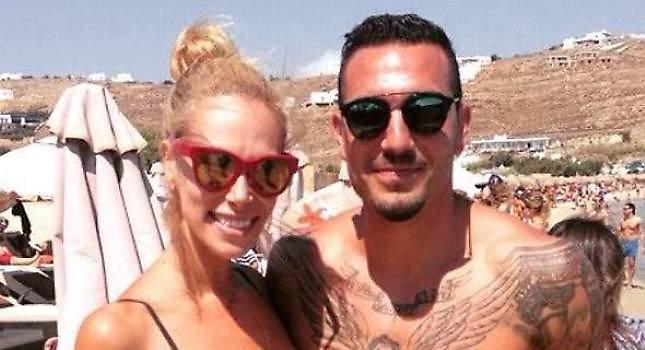 O Ρομπέρτο στη Μύκονο με τη Δημητρίου! (video)