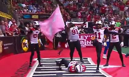 Πανηγύρισαν με την χαρακτηριστική κίνηση του Rock!