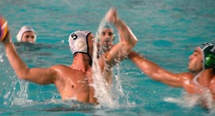 Φοράνε τα ασπρόμαυρα Κόχειλας, Κουτσιαλής