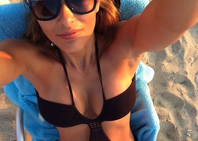 Ανάβει φωτιές η Αλέκα Καμηλά