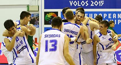 Έτσι γιορτάζουν οι Έφηβοι (video)