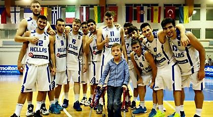 Ό,τι κι αν γίνει, χειροκροτήστε τους!