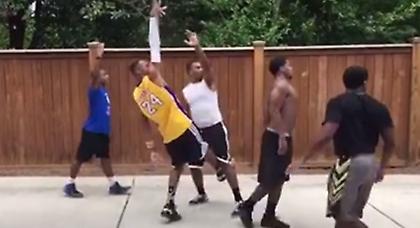 Ο «μίμος» των ΝΒΑερ περιέλαβε τον Κόμπι (video)