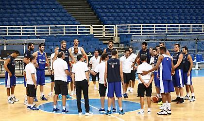 Σκληρή δουλειά για να γίνει ομαδάρα (pics)