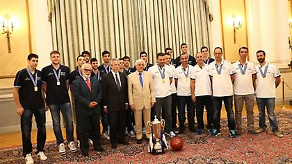 Προεδρικές τιμές στους Εφήβους (pics)