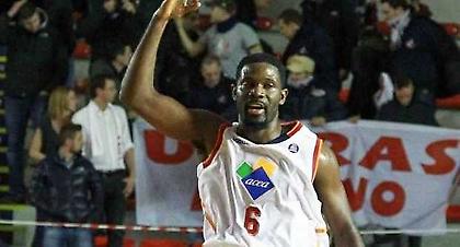 Στην Καζέρτα ο Τζόουνς