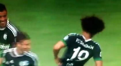 Έβαλε αράχνη στη φανέλα του συμπαίκτη του (video)