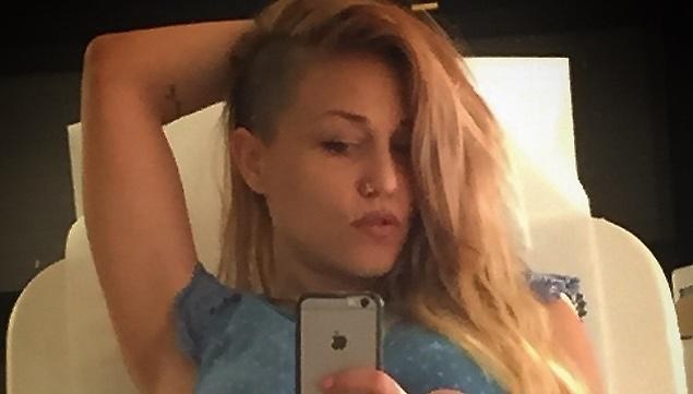 Η Πηνελόπη Αναστασοπούλου δροσίζεται και ανεβάζει (ξανά) την θερμοκρασία