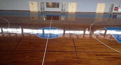 Μπήκε και… παρκέ στην Τρίπολη