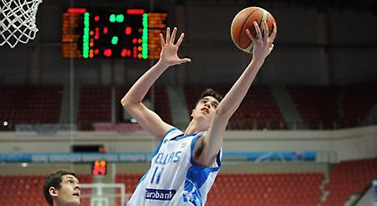 Αγκαλιά με Τσαλμπούρη η ΑΕΚ