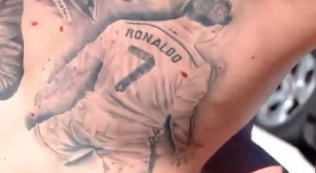 Γέμισε… Κριστιάνο την πλάτη του (video)