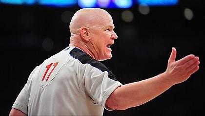 Έκανε και διαιτητή ο «μίμος» του ΝΒΑ (video)