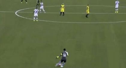 ΚΑΙ γκέλα ΚΑΙ «ποδιά»! (video)