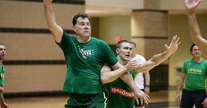 Το απίθανο τρίποντο του Σαμπόνις (video)