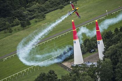 Αερομαχίες στον... ιππόδρομο του Ασκοτ