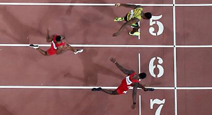 Μπολτ και Γκάτλιν σώμα με σώμα  (pics)