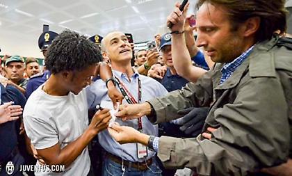 Χαμός με Κουαδράδο στο αεροδρόμιο (vids)