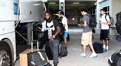 Έφυγε για Καρπενήσι η ΑΕΚ (pics)