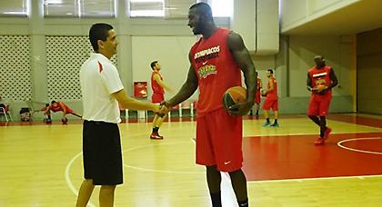 Φόρεσε τα κόκκινα ο Γιανγκ (pics)