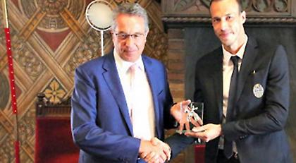 Μόρας: «Αφιερωμένο στην μνήμη του αδερφού μου»