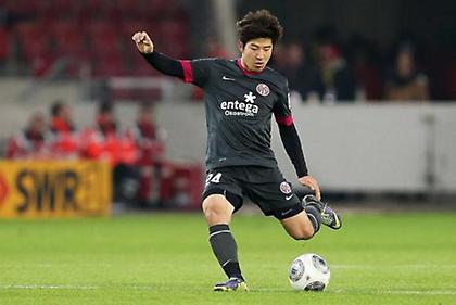 Ανακοίνωσε Παρκ Γιου Χο η Ντόρτμουντ