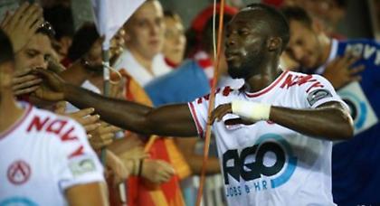 Νίκησε η Κορτράικ, χτύπησε ο Παπάζογλου