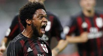 Σεφτέ η Μίλαν με Μπάκα, Λουίζ Αντριάνο