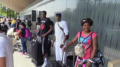 Στο πλευρό του Γιάννη η οικογένειά του (pic)