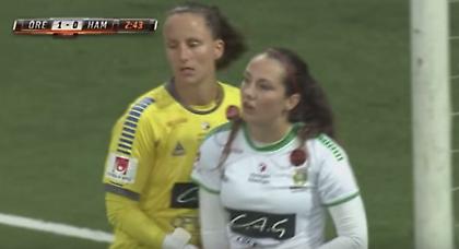 Απίθανο αυτογκόλ σε γυναικείο αγώνα ποδοσφαίρου (video)