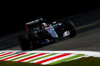 Με κέφια στην Μόντσα ο Χάμιλτον