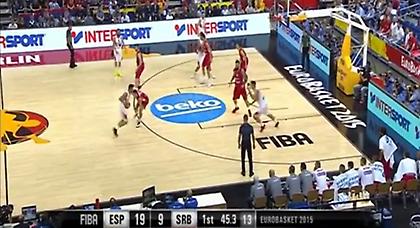 Μαγική ασίστ από τον Ρούντι (video)