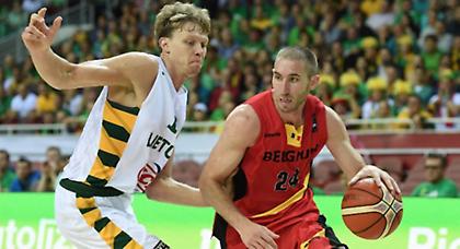 Του buzzer beater το… κάγκελο! (video)