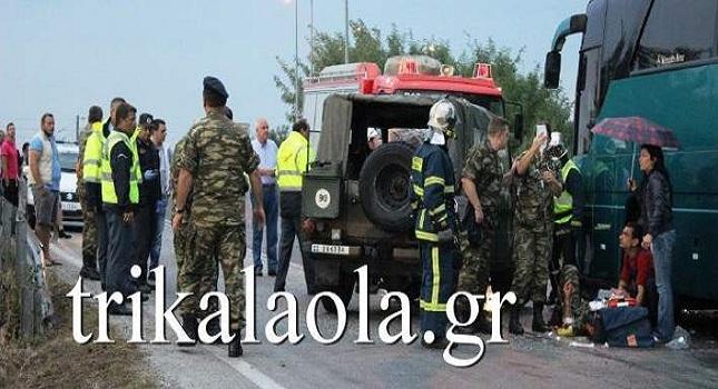Σοβαρό τροχαίο στα Τρίκαλα: Επτά τραυματίες από σύγκρουση στρατιωτικού τζιπ με λεωφορείο