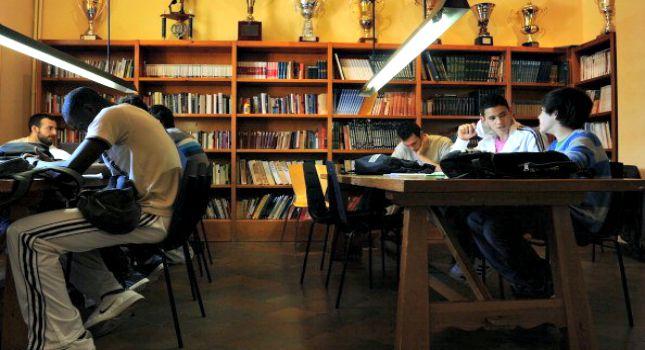 Πόλεμος FIFA-Μπαρτσελόνα με πραγματικά θύματα τα παιδιά!