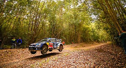 Ο Λάτβαλα οδηγεί την κούρσα της Αυστραλίας