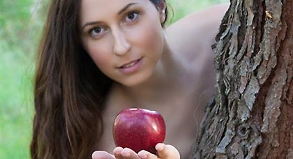 Η Εύη… βγήκε απ' τον παράδεισο (pics)